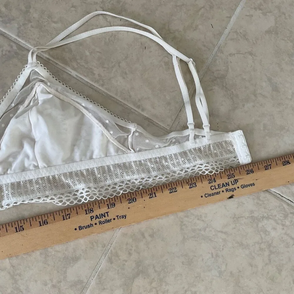 Victoria's Secret White Lace Swiss Dot Mesh Bralette Bra sz M No Wire No Padding